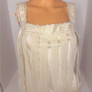 St. John NWT silk top sz 8